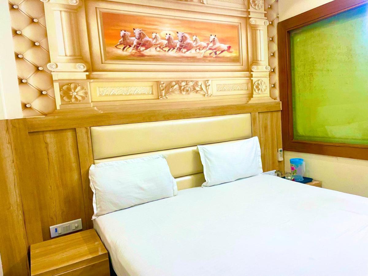 Hotel Aditya Inn Near New Delhi Railway Station Main Bazar ภายนอก รูปภาพ
