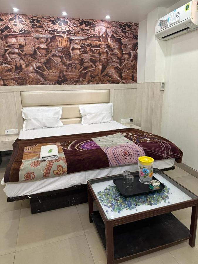 Hotel Aditya Inn Near New Delhi Railway Station Main Bazar ภายนอก รูปภาพ