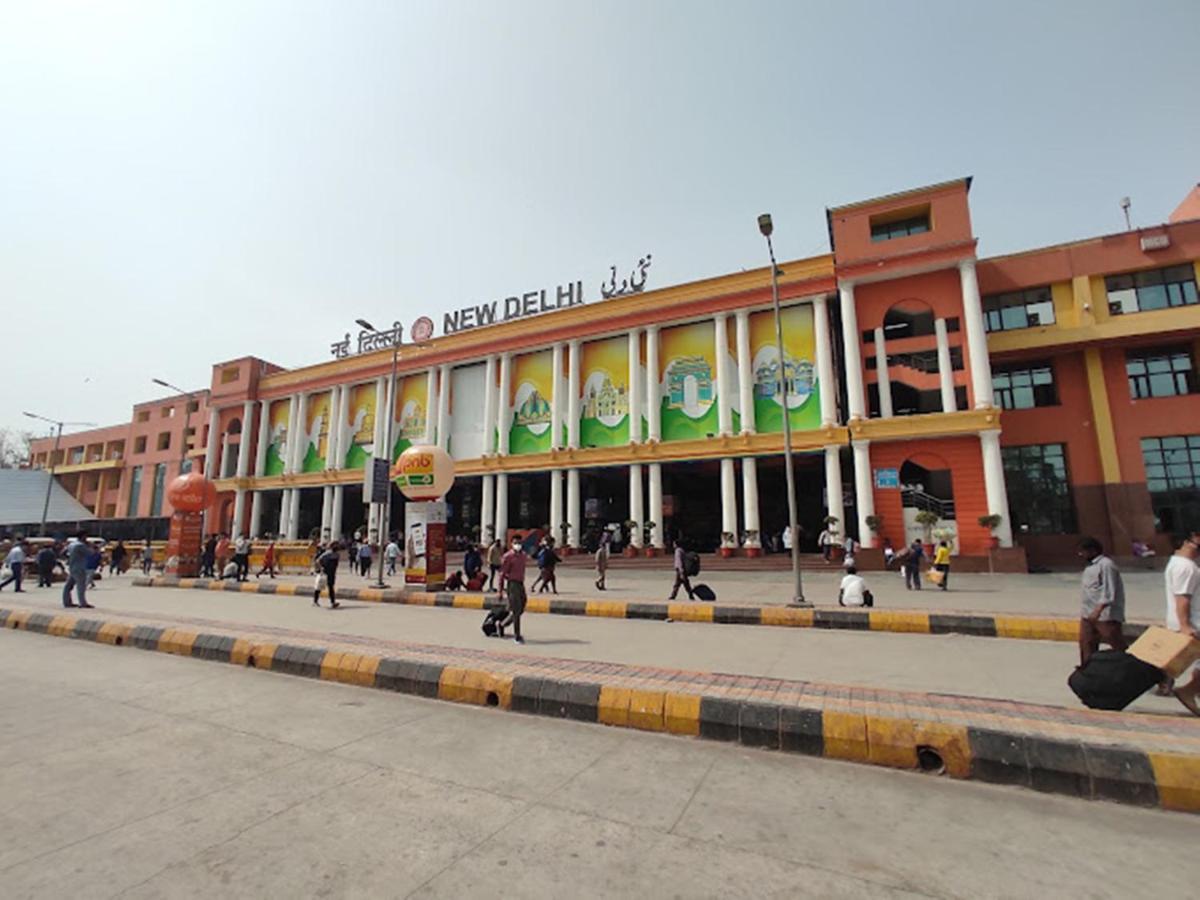 Hotel Aditya Inn Near New Delhi Railway Station Main Bazar ภายนอก รูปภาพ
