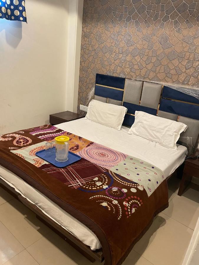 Hotel Aditya Inn Near New Delhi Railway Station Main Bazar ภายนอก รูปภาพ